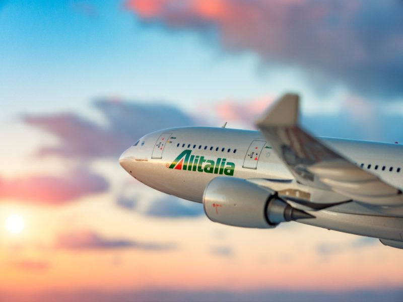 L'Italie et la Commission parviennent à un accord sur la relance de la compagnie aérienne Alitalia