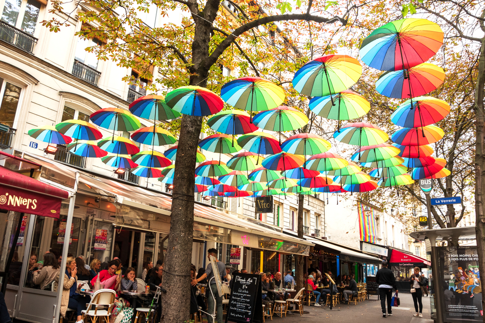 Paris,,France,-,October,4,,2014:,Parisian,Urban,Scene,In