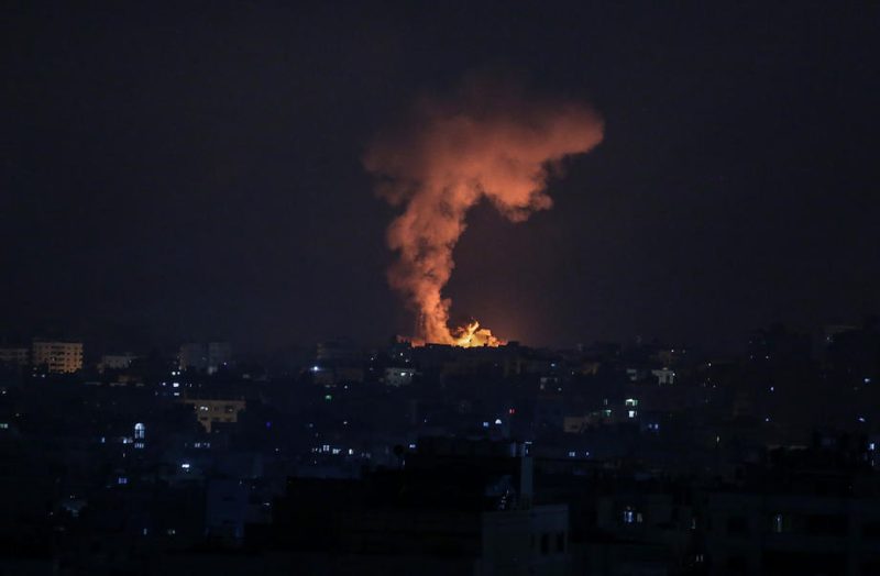Emmanuel Macron condamne « fermement » les tirs revendiqués par le Hamas