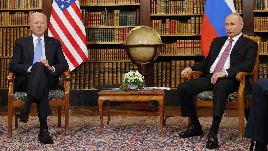 epa09276144 US President Joe Biden (L) and Russia&rsquo;s President Vladimir Putin (R) meet during the US-Russia summit at Villa La Grange in Geneva, Switzerland, 16 June 2021.  EPA-EFE/DENIS BALIBOUSE / POOL