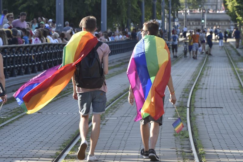 La Slovaquie va intensifier la lutte à l’extrémisme après l’attaque dans un bar queer