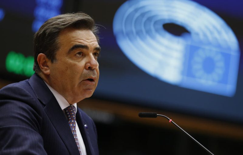 Le débat sur l’avenir de l’UE doit se concentrer sur les « vrais gens » et non sur la « bulle bruxelloise », selon la Commission