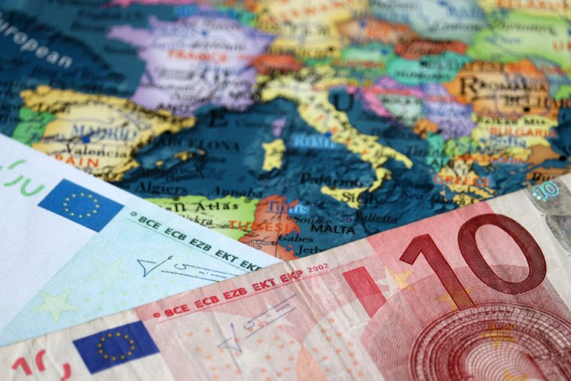Fonds européens liés à l'Etat de droit: Bruxelles propose un mode d'emploi