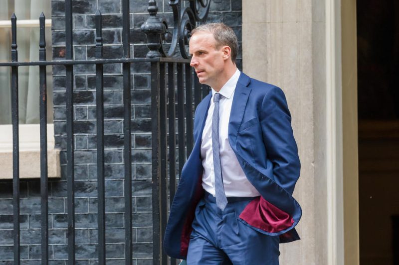 Birmanie : l'UE et Londres frappent les secteurs du bois et des pierres précieuses