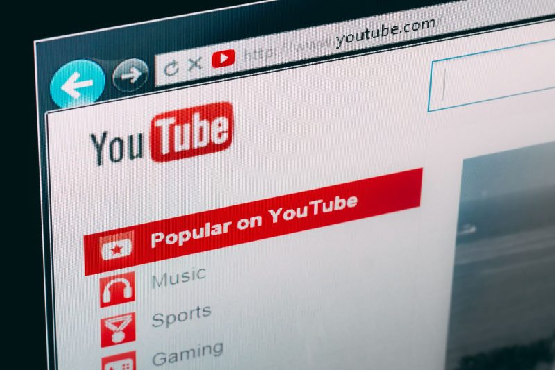 L'algorithme de YouTube fait la part belle aux contenus préjudiciables, selon une étude