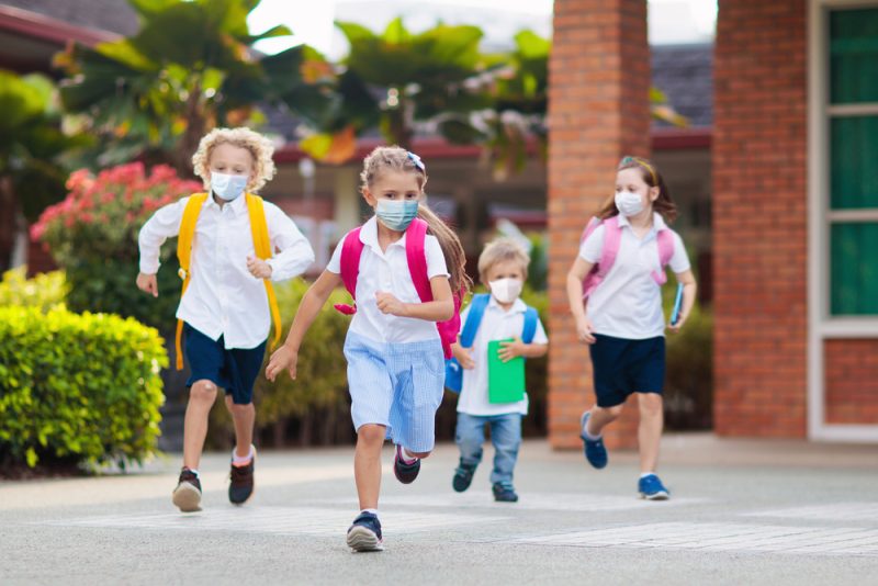 Malgré une augmentation des cas de Covid-19 chez les enfants, les écoles doivent rester ouvertes