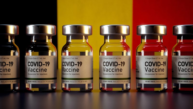 La méfiance envers les médias et la crainte des effets secondaires font hésiter les Belges à se faire vacciner