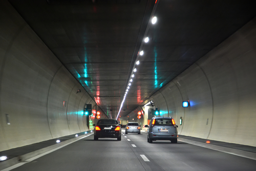 57 km sous les Alpes : le chantier du tunnel Lyon-Turin sur les rails