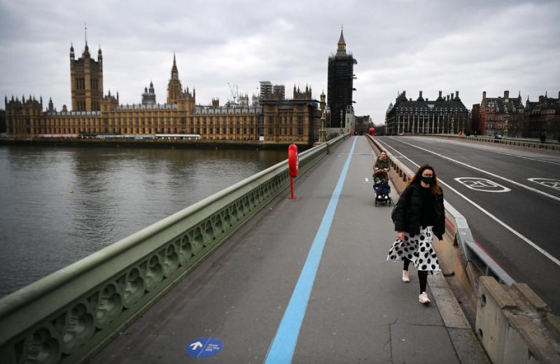 Bruxelles suspend la procédure d’infraction contre Londres sur le protocole irlandais