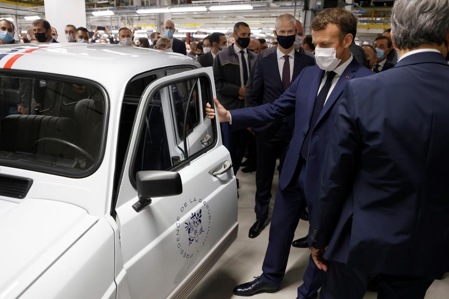 Macron at battery maker Envision AESC group