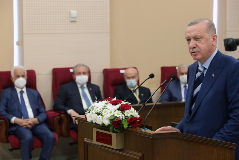 En visite à Chypre-Nord, Erdogan insiste sur une solution à deux Etats