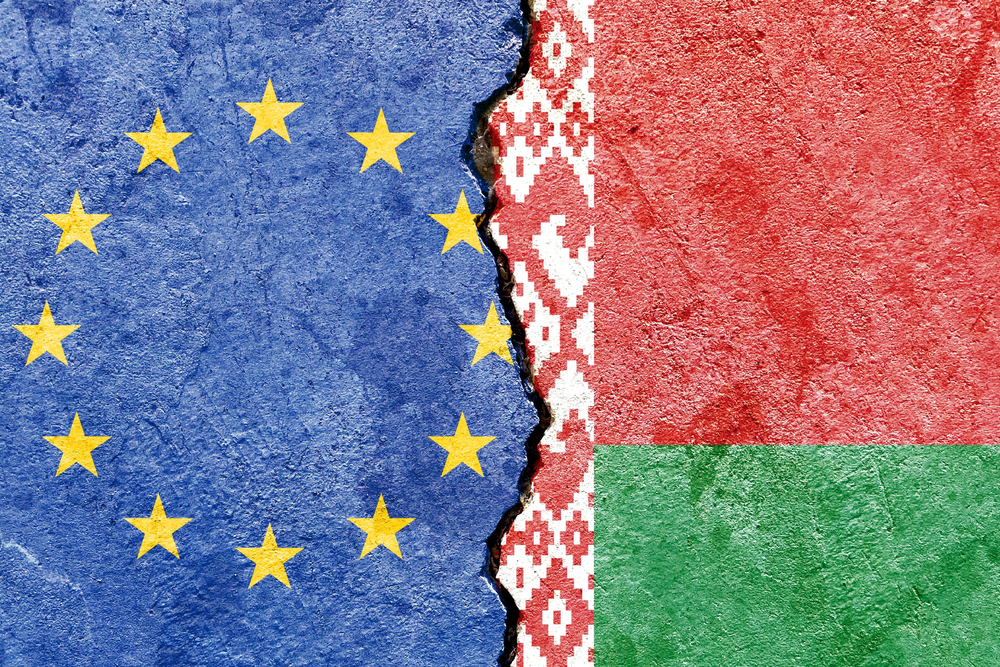Eu,Vs,Belarus,National,Flags,Grunge,Pattern,Isolated,On,Broken