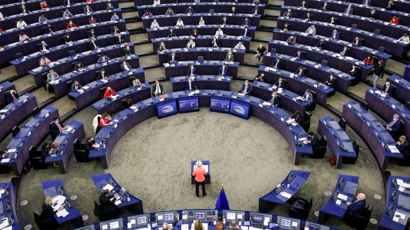 La présidente de la Commission annonce une loi sur la cybersécurité pour les appareils connectés