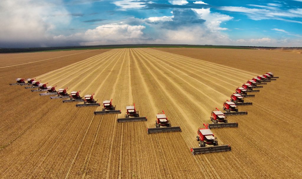 22,Harvesters,Working,In,Soybean,Harvest,In,The,State,Of