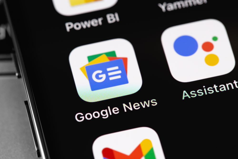Google,News,Mobile,App,Icon,On,Screen,Smartphone,,Iphone,Closeup.