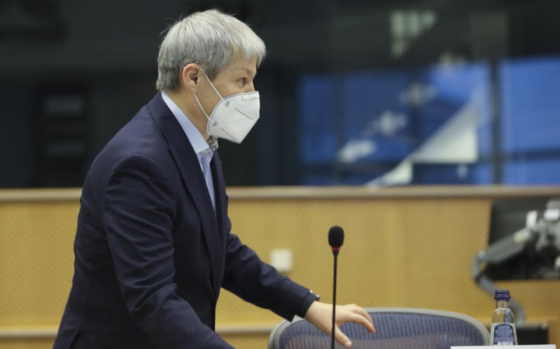 Dacian Cioloș abandonnera la présidence de Renew Europe s'il devient président de l'USR PLUS