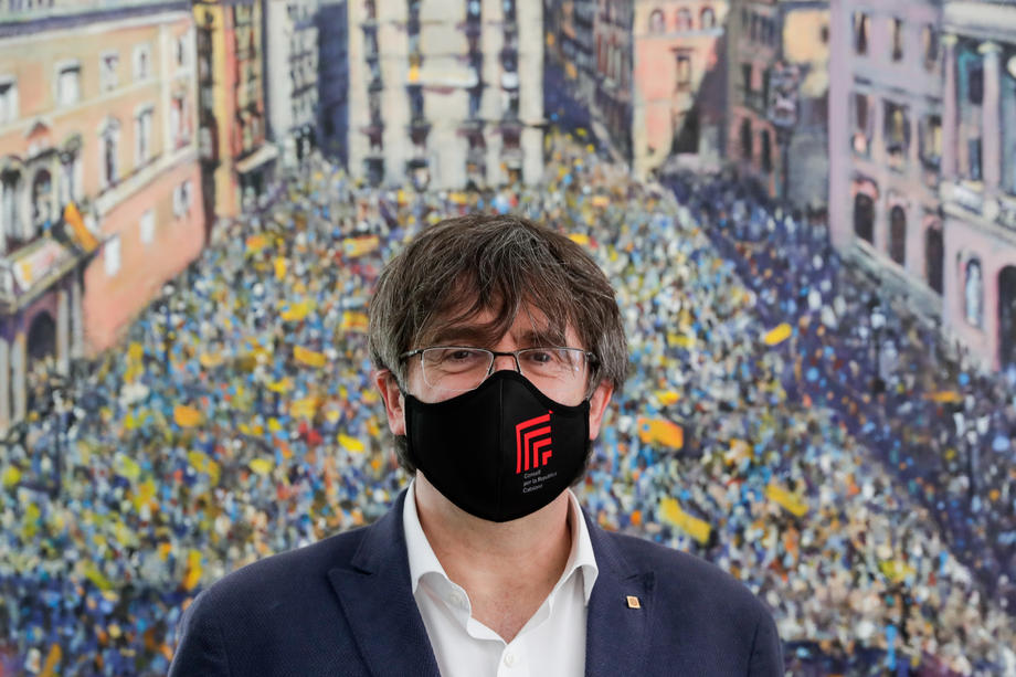 Free Catalan separatist leaders in Waterloo