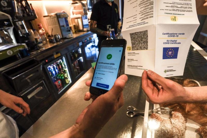 Appel à manifester en Italie après l'élargissement du passe sanitaire