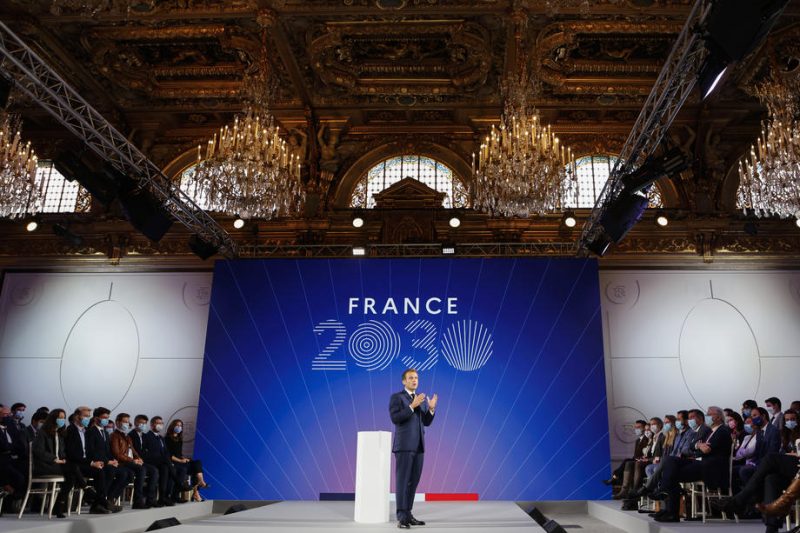 Emmanuel Macron présente ses objectifs pour la France de 2030