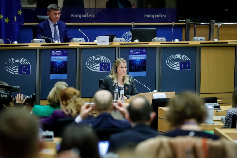 Facebook : la lanceuse d’alerte demande au Parlement européen de se montrer ferme avec le DSA
