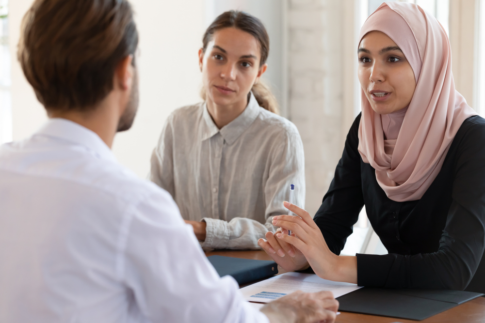 Asian,Muslim,Female,Hr,Manager,Interviewing,Job,Applicant,Consulting,Male