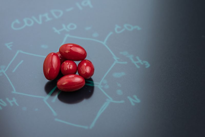 L'Agence européenne des médicaments approuve deux traitements pour la Covid-19