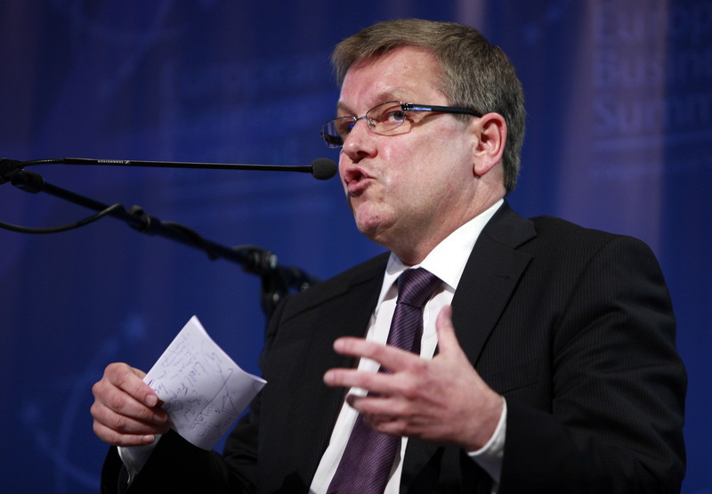 Le directeur de la banque centrale s'élève contre la politique économique du Fidesz