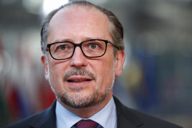 Autriche : le confinement des non-vaccinés "porte déjà ses fruits"