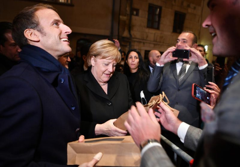 Le bilan environnemental d'Angela Merkel passé au crible alors qu'elle fait ses adieux à Emmanuel Macron