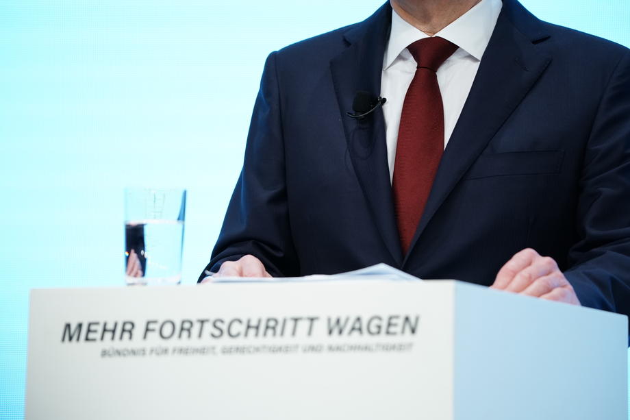 German SPD, FDP and Green parties about to present coalition contract
