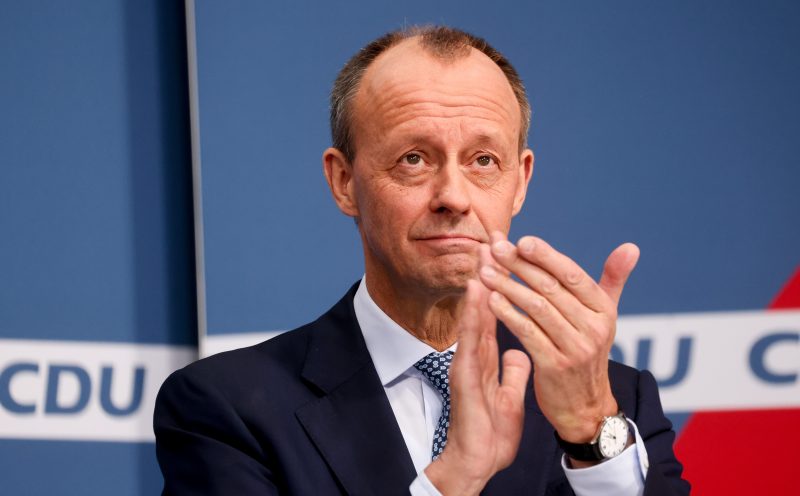 La CDU élit un rival de Mme Merkel à la tête du parti