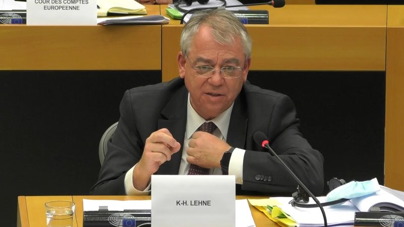Le président de la Cour des comptes européenne se défend face à des allégations de mauvaise gestion