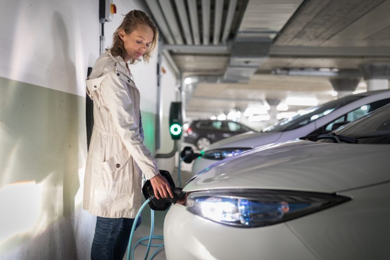 Automobile : le "tout électrique" menace un demi-million d'emplois dans l'UE, selon une étude