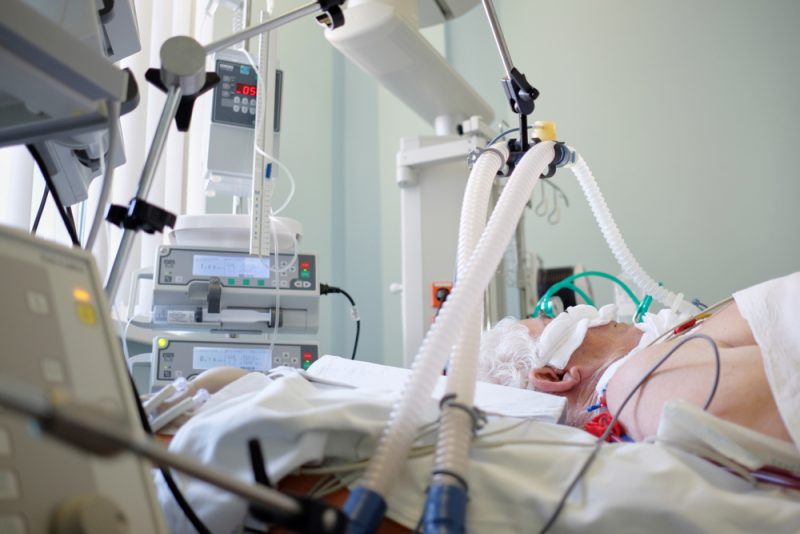 Covid-19 : le régulateur de l'UE autorise un médicament contre l'arthrite pour les cas graves