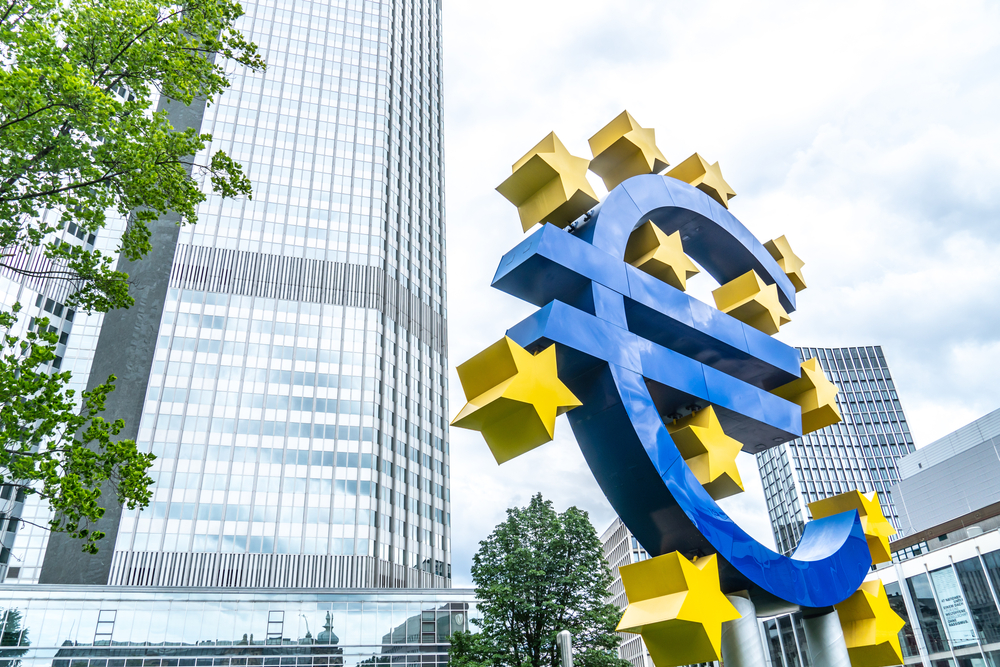 Frankfurt,Am,Main,,Germany,-,June,28,,2020:,The,Euro-skulptur