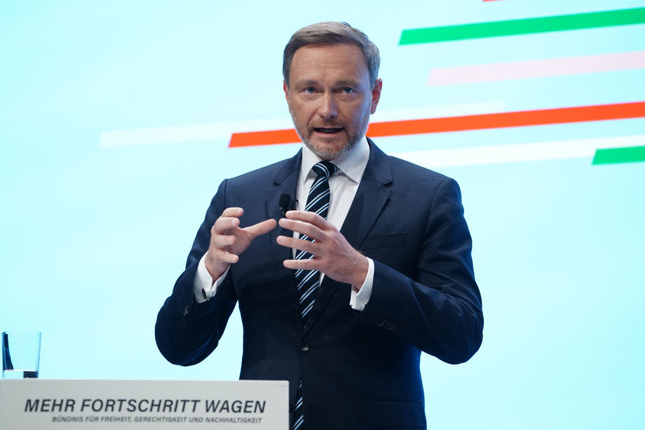German SPD, FDP and Green parties about to present coalition contract