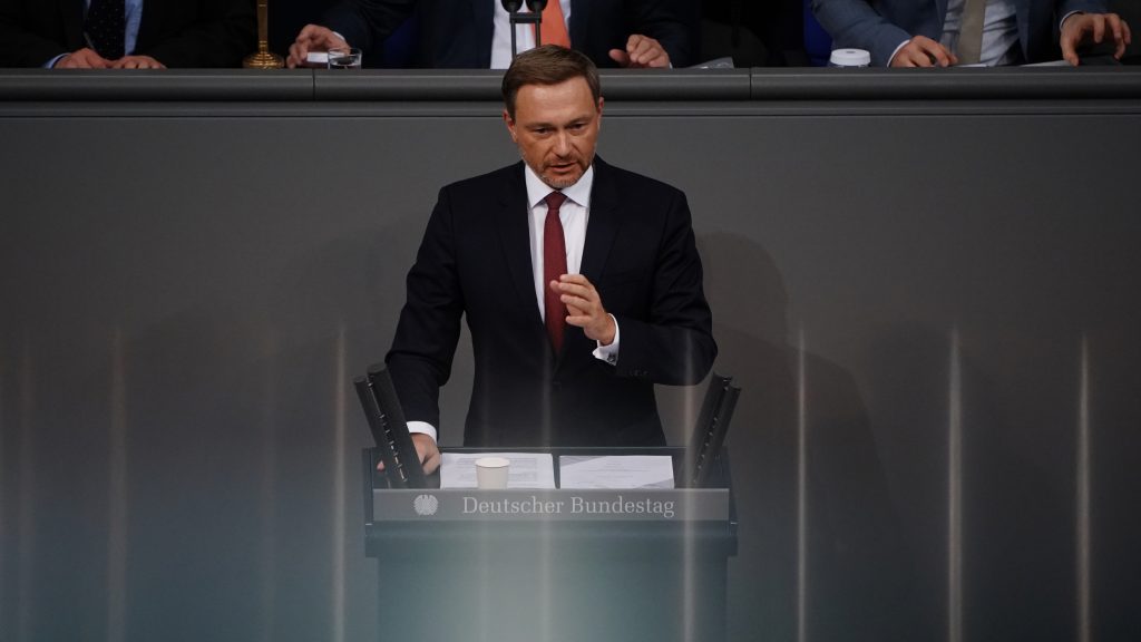epa09684451 German Finance Minister Christian Lindner speaks during a session of the German parliament Bundestag in Berlin, Germany, 14 January 2022.  EPA-EFE/CLEMENS BILAN