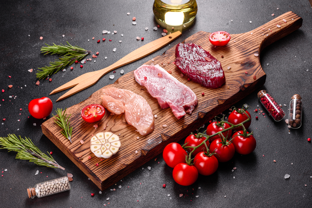 Fresh,Juicy,Steak,Of,Beef,,Pork,And,Chicken,With,Vegetables
