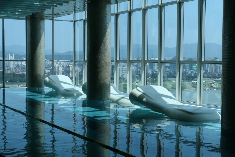 Luxury,Swimming,Pool