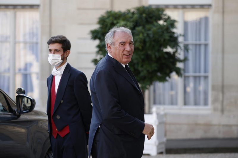 Soupçons sur l'emploi d'assistants d'eurodéputés : le MoDem et l'UDF mis en examen