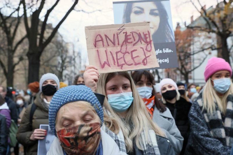 Pologne : des médecins accusés d’homicide involontaire après avoir respecté la législation sur l’avortement