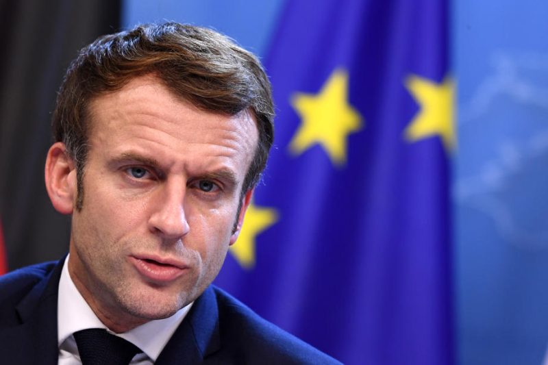 « Emmerder » les non-vaccinés : nouvelle nuit de tension à l'Assemblée après la petite phrase d'Emmanuel Macron