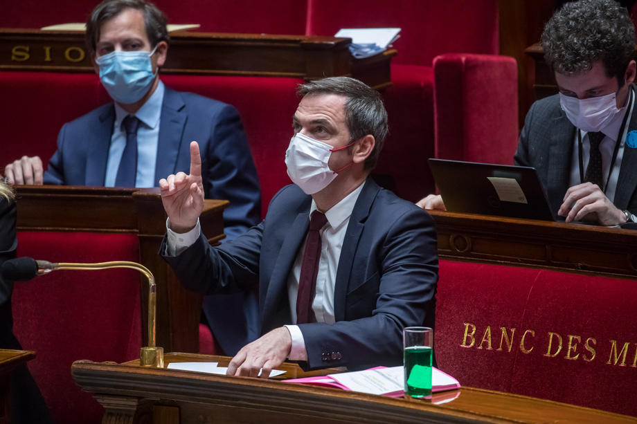 Olivier Véran à l&rsquo;Assemblée nationale lors du vote sur le passe vaccinal