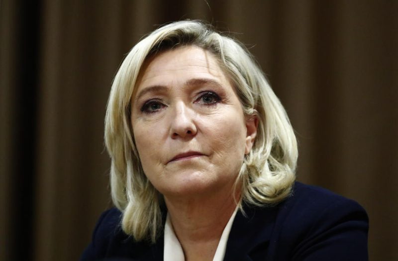 Marine Le Pen veut raviver son duel avec Emmanuel Macron