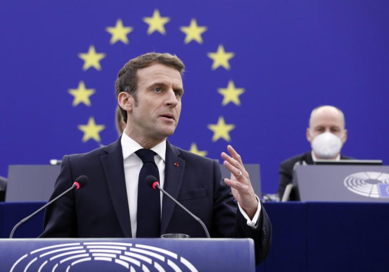 Emmanuel Macron avec une triple casquette dans les Hauts-de-France mercredi
