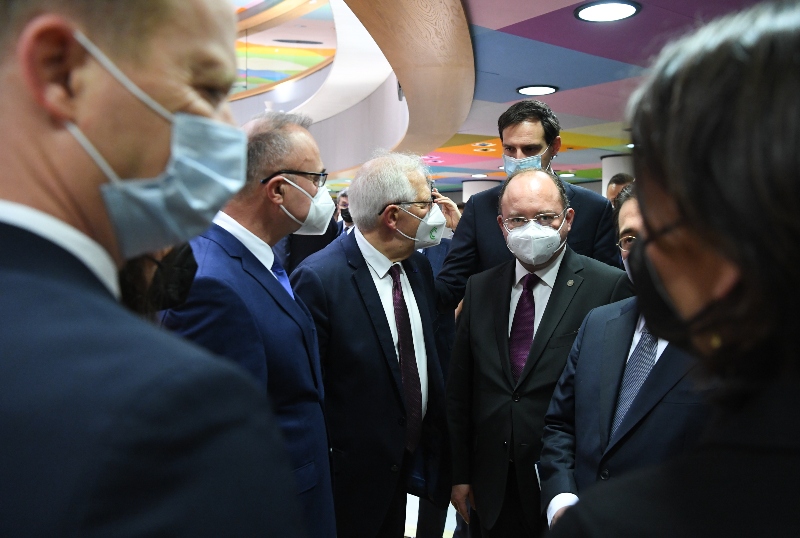 Ukraine : la reconnaissance des régions séparatistes par Vladimir Poutine pousse l’UE à adopter des sanctions