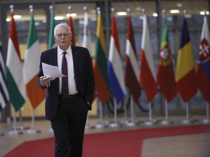 Ukraine : l'UE sanctionnera la reconnaissance de l'indépendance des régions séparatistes par Moscou, selon Josep Borrell