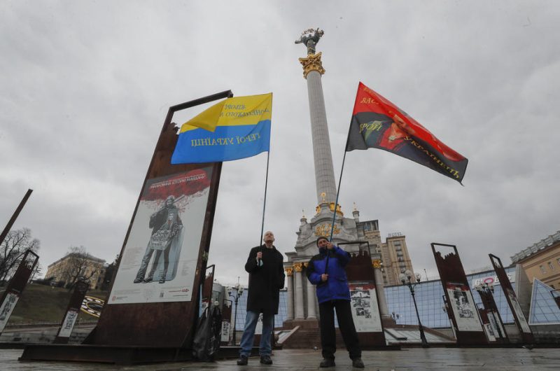 Mobilisation générale en Ukraine contre l'invasion russe, explosions à Kiev