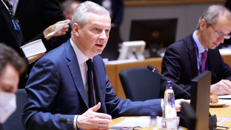 Bruno Le Maire fait marche arrière après avoir évoqué une « guerre économique et financière » contre la Russie