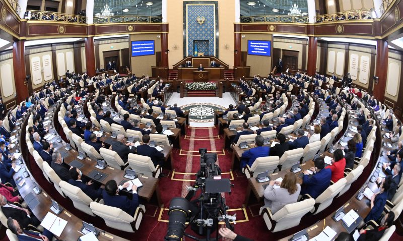 Kazakhstan : des réformes constitutionnelles à la suite des manifestations de janvier